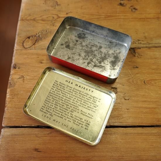 イギリス ヴィンテージ ブリキ缶 1953年 エリザベス女王