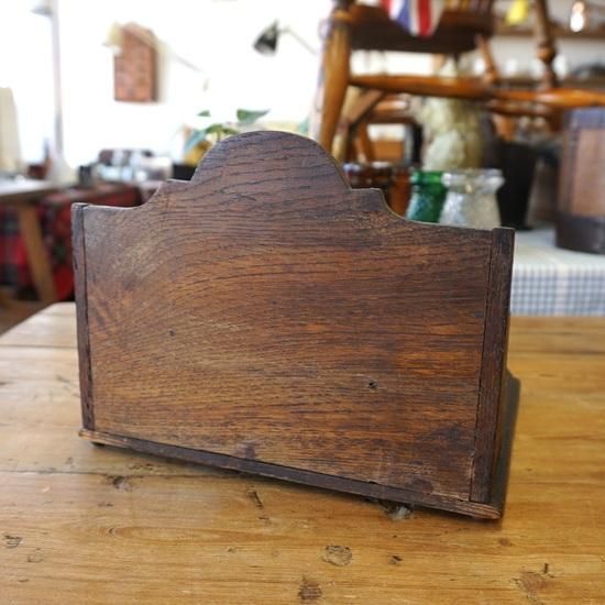 イギリス アンティーク インクポットが付いた古いレターラック - drop