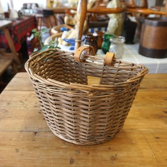 イギリス ヴィンテージ 天然素材のバスケット 自転車用 買い物かご