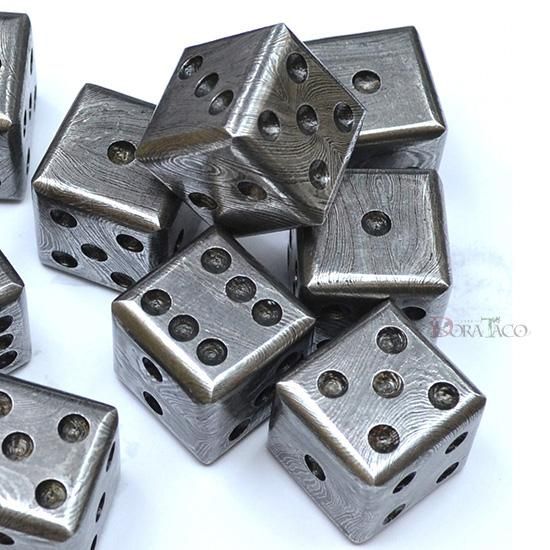 鉄枠 サイコロ 1個◇ダマスカス鋼 6面サイコロ【20mm】 単品 - クトゥルフ神話TRPG