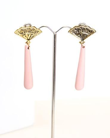 全7色〉hpp077ピアス - フラメンコ衣装のマンサニージャ