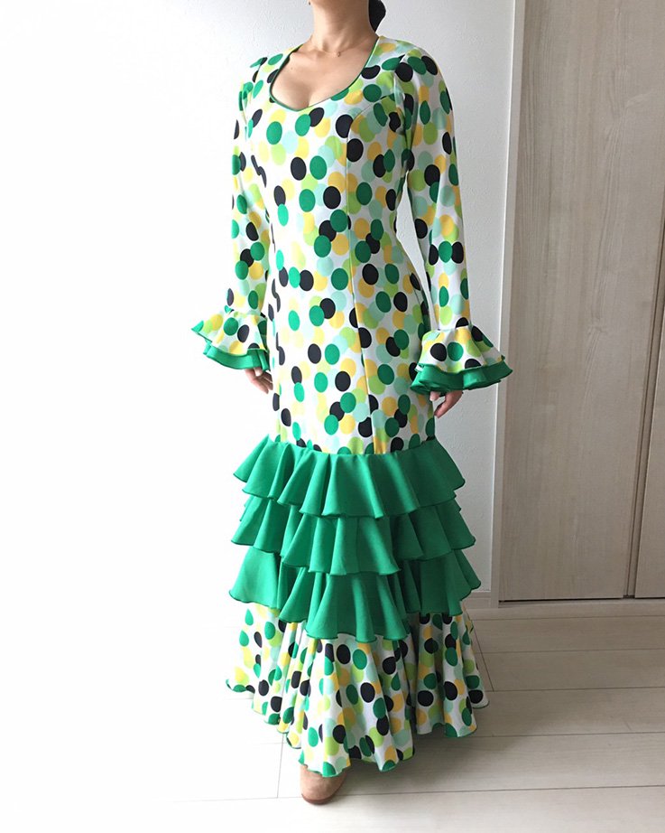 hp542　白×緑系・黒水玉ワンピース〈Madre de Lunaデザイン〉 - フラメンコ衣装のマンサニージャ［Manzanilla］