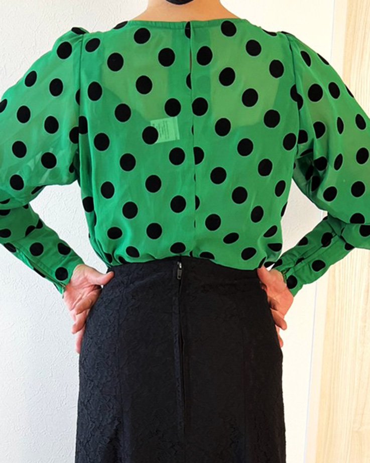hpbl057ブラウス 緑×黒〈LÓPEZ DE SANTOSデザイン〉 - フラメンコ衣装 