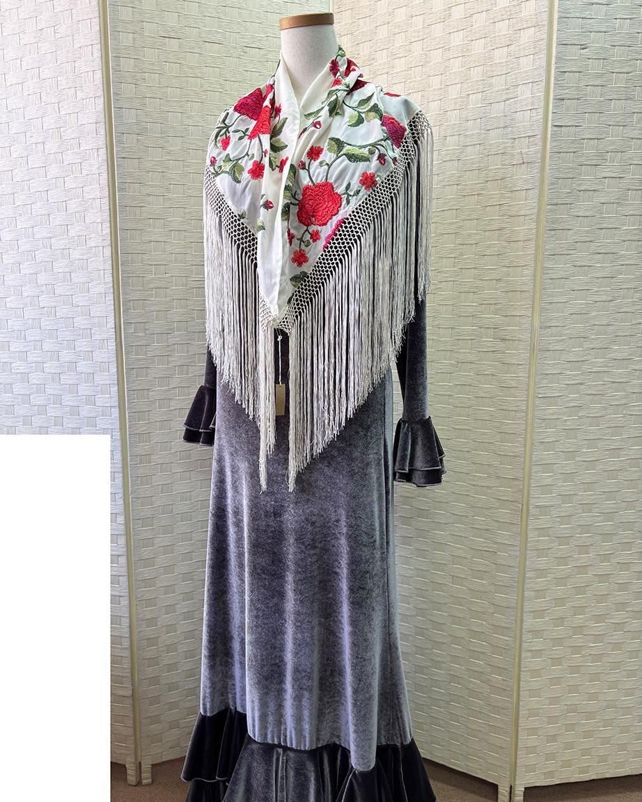 hpc346シージョ 白×赤系花柄刺しゅう - フラメンコ衣装のマンサニー