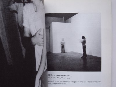 クリス・バーデン Chris Burden - Thursday Books