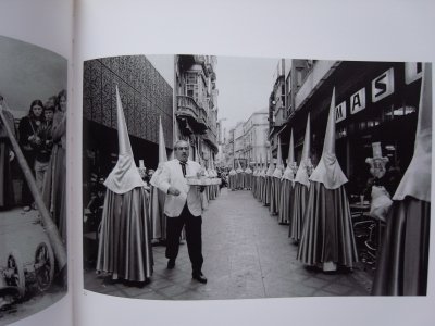 クリスティーナ・ガルシア・ロデロ Cristina Garcia Rodero / Espana Oculta　Public Celebrations  in Spain, 1974-1989 - Thursday Books