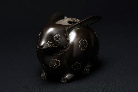 銅製 梅図　香炉 dk8-1.jpg