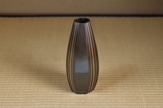 唐銅撚線平象嵌八角花器 / Bronze Vase (inlayed color metals and 