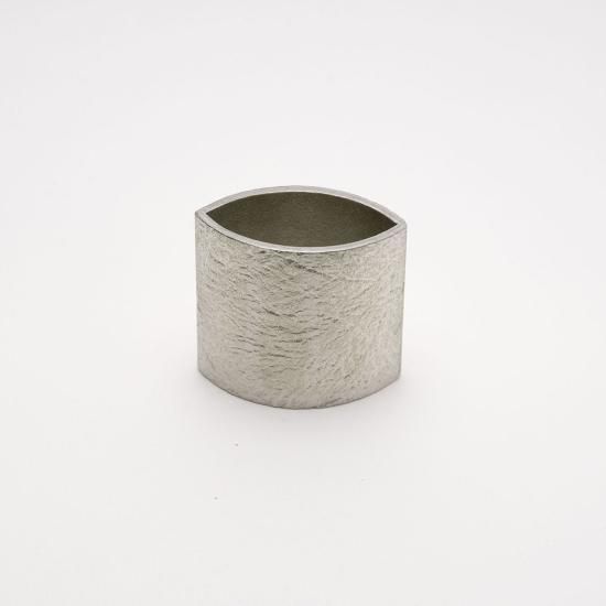 希少 銀製 楊枝入 菊紋 金工師 彫刻 29g 希少 銀製 楊枝入 菊紋 金工師 彫刻 29g