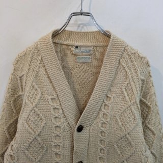 <img class='new_mark_img1' src='https://img.shop-pro.jp/img/new/icons1.gif' style='border:none;display:inline;margin:0px;padding:0px;width:auto;' />old  CARDERY  all wool fisherman knit cardigan . made in Ireland . size m .