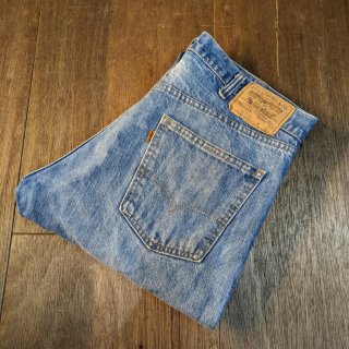<img class='new_mark_img1' src='https://img.shop-pro.jp/img/new/icons1.gif' style='border:none;display:inline;margin:0px;padding:0px;width:auto;' />1980y  Levi's 505  indigo denim pants . made in usa . size 35 x 30 .