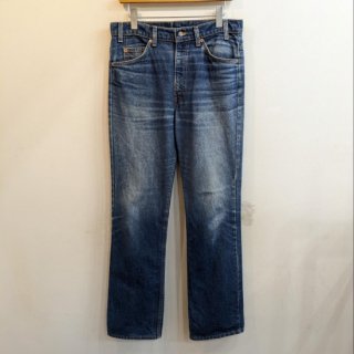 <img class='new_mark_img1' src='https://img.shop-pro.jp/img/new/icons1.gif' style='border:none;display:inline;margin:0px;padding:0px;width:auto;' />1990s  Levi's 517  indigo denim boots cut pants . made in usa . size 33 x 32 .