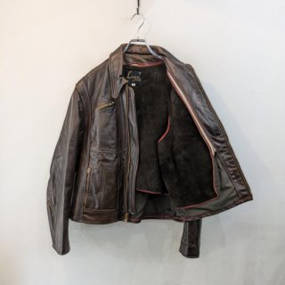 <img class='new_mark_img1' src='https://img.shop-pro.jp/img/new/icons1.gif' style='border:none;display:inline;margin:0px;padding:0px;width:auto;' />dead stock 1970s  Lesco  leather jacket . made in usa . size 44 .