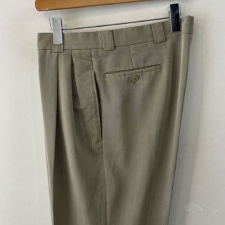 <img class='new_mark_img1' src='https://img.shop-pro.jp/img/new/icons1.gif' style='border:none;display:inline;margin:0px;padding:0px;width:auto;' />old  Ballon  rayon  polyester microfiber two tuck slacks . made in canada . size 32 x 30 .