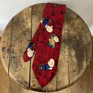 <img class='new_mark_img1' src='https://img.shop-pro.jp/img/new/icons1.gif' style='border:none;display:inline;margin:0px;padding:0px;width:auto;' />  PEANUTS  all silk characters tie . made in usa .