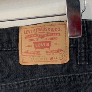 <img class='new_mark_img1' src='https://img.shop-pro.jp/img/new/icons1.gif' style='border:none;display:inline;margin:0px;padding:0px;width:auto;' />1981y  Levi's 517 - 1558  black corduroy pants . made in usa . size 32 x 32 .