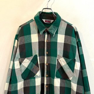 <img class='new_mark_img1' src='https://img.shop-pro.jp/img/new/icons1.gif' style='border:none;display:inline;margin:0px;padding:0px;width:auto;' />1980s  BIG MAC  cotton flannel shirts . made in usa . size xxlarge .