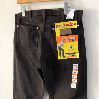 <img class='new_mark_img1' src='https://img.shop-pro.jp/img/new/icons1.gif' style='border:none;display:inline;margin:0px;padding:0px;width:auto;' />dead stock  wrangler  dark brown cowboy cut denim pants . size 33  30 .