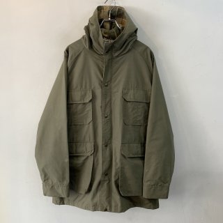 <img class='new_mark_img1' src='https://img.shop-pro.jp/img/new/icons1.gif' style='border:none;display:inline;margin:0px;padding:0px;width:auto;' />1980s  woolrich  wool lined mountain parka . made in usa . size large .