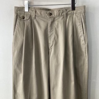 <img class='new_mark_img1' src='https://img.shop-pro.jp/img/new/icons1.gif' style='border:none;display:inline;margin:0px;padding:0px;width:auto;' />1990s  Dockers  all cotton loose fit two tuck chino slacks . made in usa . size 32 x 29 .