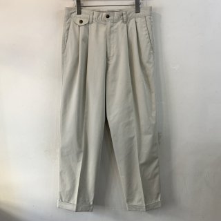 <img class='new_mark_img1' src='https://img.shop-pro.jp/img/new/icons1.gif' style='border:none;display:inline;margin:0px;padding:0px;width:auto;' />1990s  DOCKERS / LEVIS  all cotton two tuck chino trousers . size 3230 . 