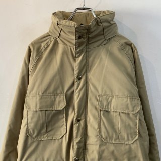 <img class='new_mark_img1' src='https://img.shop-pro.jp/img/new/icons1.gif' style='border:none;display:inline;margin:0px;padding:0px;width:auto;' />1980s  woolrich  cotton  nylon mountain parka . made in usa . size m .