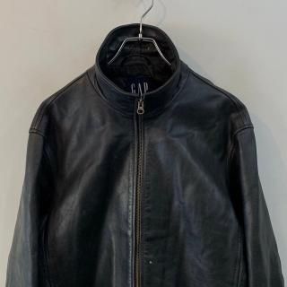 <img class='new_mark_img1' src='https://img.shop-pro.jp/img/new/icons1.gif' style='border:none;display:inline;margin:0px;padding:0px;width:auto;' />1990s  GAP  black leather zip up jacket . size m .