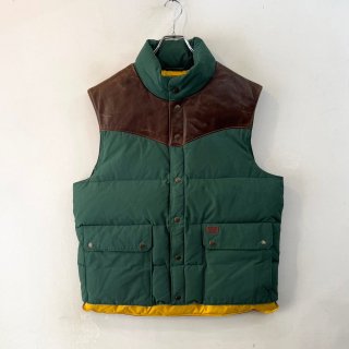 <img class='new_mark_img1' src='https://img.shop-pro.jp/img/new/icons1.gif' style='border:none;display:inline;margin:0px;padding:0px;width:auto;' />1990s  Polo by Ralph Lauren leather yoke down vest . size large .