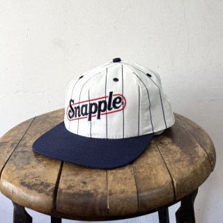 <img class='new_mark_img1' src='https://img.shop-pro.jp/img/new/icons1.gif' style='border:none;display:inline;margin:0px;padding:0px;width:auto;' />1980s  Snapple  cotton 6 panel cap . made in usa . size free .