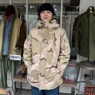 <img class='new_mark_img1' src='https://img.shop-pro.jp/img/new/icons1.gif' style='border:none;display:inline;margin:0px;padding:0px;width:auto;' />2000y  us military  desert camouflage GORE-TEX parka . size large - regular .