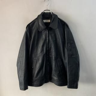 <img class='new_mark_img1' src='https://img.shop-pro.jp/img/new/icons1.gif' style='border:none;display:inline;margin:0px;padding:0px;width:auto;' />ڡ RIVER SPORTSWEAR  black leather zip up blouson . made in usa . size 44 .