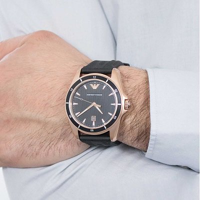 【美品】エンポリオアルマーニ EMPORIO ARMANI 腕時計 AR11101 メンズ ブラックダイアル デイト コレクション ファッション スポーツ