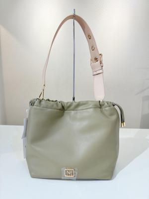 <img class='new_mark_img1' src='https://img.shop-pro.jp/img/new/icons1.gif' style='border:none;display:inline;margin:0px;padding:0px;width:auto;' />MARELLA (マレーラ) 巾着型ショルダーバッグ