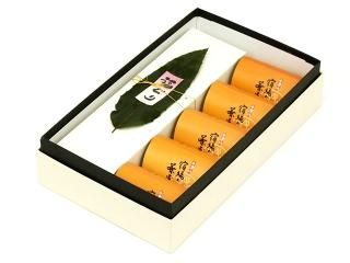 栗きんとんをめしあがれ！ 全国区ではないけれど地元じゃ有名。 自社栗