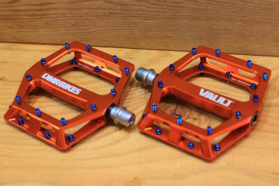 DMR Vault Pedal 9/16 Orange - chillnowa