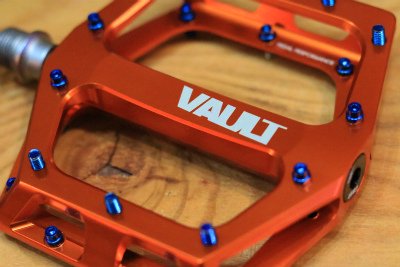 DMR Vault Pedal 9/16 Orange - chillnowa