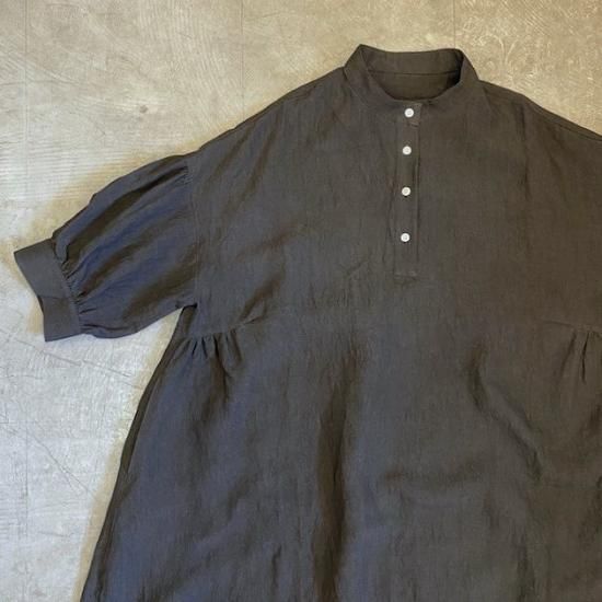 セール‼️リネン スタンドカラーワンピース新品未使用 パープル系ハンドメイド作家 セール‼️リネン スタンドカラーワンピース新品未使用 パープル