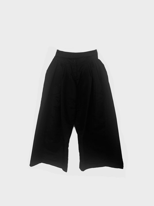 <img class='new_mark_img1' src='https://img.shop-pro.jp/img/new/icons47.gif' style='border:none;display:inline;margin:0px;padding:0px;width:auto;' />WIDER CULOTTES (BLACK)