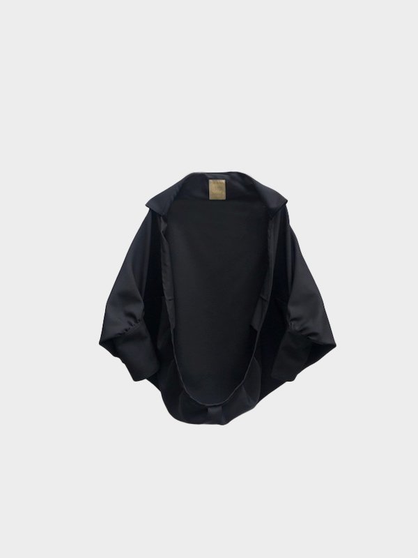 <img class='new_mark_img1' src='https://img.shop-pro.jp/img/new/icons14.gif' style='border:none;display:inline;margin:0px;padding:0px;width:auto;' /> COCOON HAORI JACKET  (BLACK)