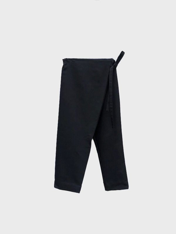 <img class='new_mark_img1' src='https://img.shop-pro.jp/img/new/icons14.gif' style='border:none;display:inline;margin:0px;padding:0px;width:auto;' />WRAP PANTS (BLACK)
