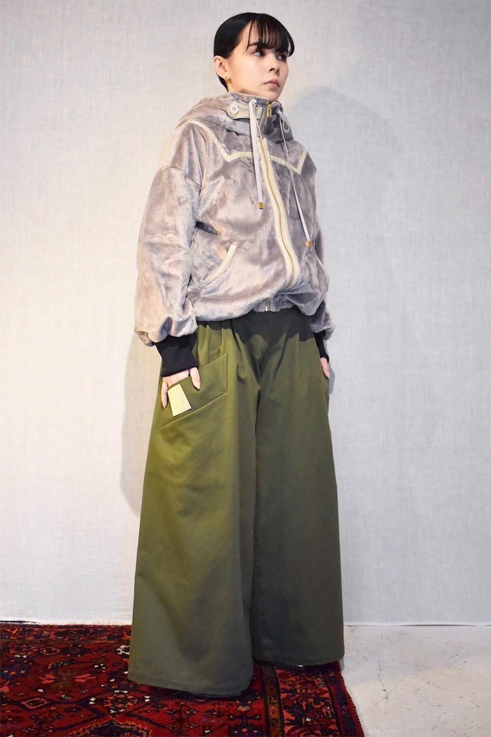 <img class='new_mark_img1' src='https://img.shop-pro.jp/img/new/icons5.gif' style='border:none;display:inline;margin:0px;padding:0px;width:auto;' />PUFF BLOUSON(Velor Grey Beige)