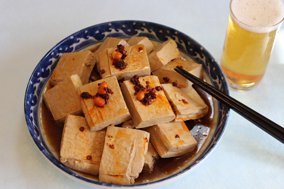 鹵菜（ルサイ）ー豆腐干（押し豆腐）は焼酎・日本酒・紹興酒との相性もバッチリ