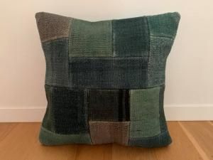 パッチワーク キリム クッションカバー　青　緑 dubb Kilim キリムスタイル / カンタ刺繍 シルク クッションカバー52×52cm