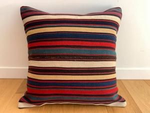  ᥤ åOld Textile Cushion - Vintage)