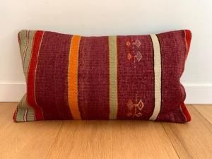  ᥤ åOld Kilim Cushion - Vintage)