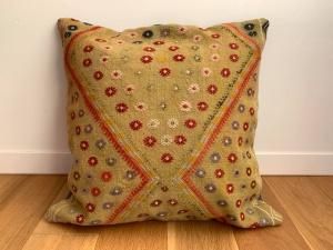 ࿥ꥭ ᥤ åOld Cicim Cushion - Vintage)
