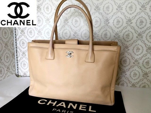 美品 【CHANEL】 ソフトキャビアスキン 人気 エグゼクティブトート ベージュ×シルバー 金具 - kiyorita