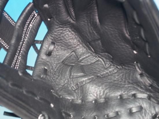 ○少年軟式用○Under Armour アンダーアーマー 1301007○Hウェブ○黒