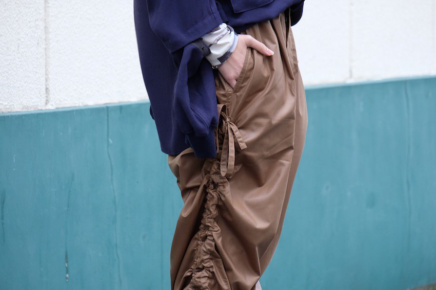 77circa｜77サーカ｜original print luster processing adjustable slacks｜公式通販｜RAY  COAL