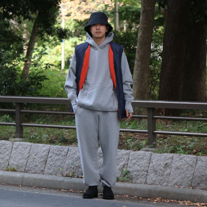 Unlikely｜アンライクリー｜SIDE SEAMLESS SWEAT PANTS｜公式通販｜RAY